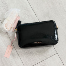 Coccinelle crossbody s retiazkou  čierna